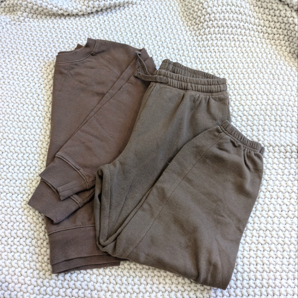 Richer Poorer Sweatpants and Sweatshirt in Coffee Brown, Size Medium